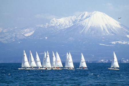 冬の大山と日本海